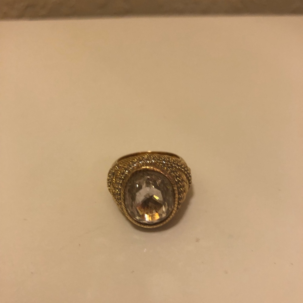 Beautiful Judith Ripka size 6 Ring...